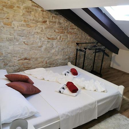 Loft Apartment Pula Exteriér fotografie